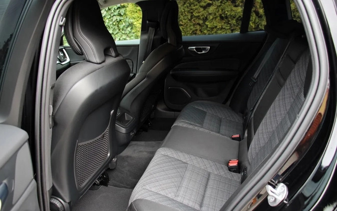 Volvo V60 cena 139900 przebieg: 29900, rok produkcji 2023 z Moryń małe 781